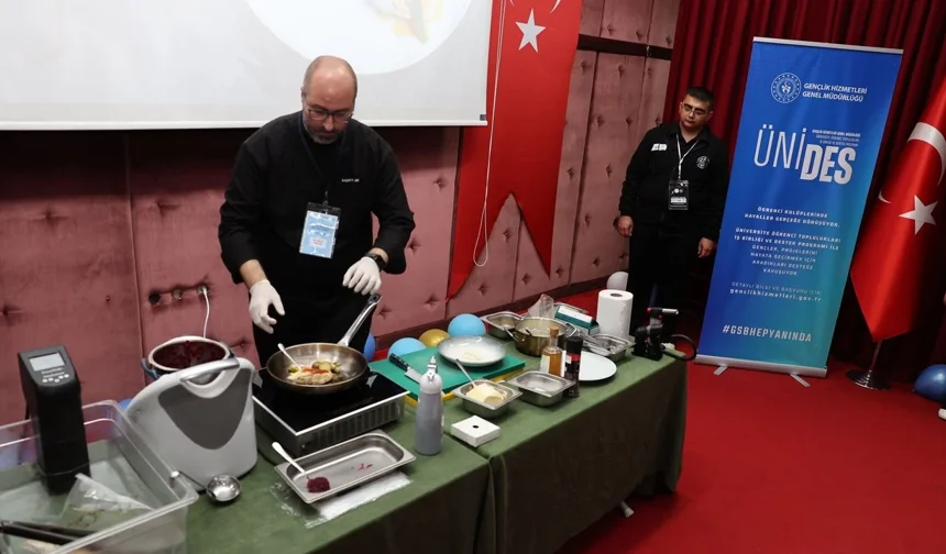 ALKÜ’de mutfak sanatları rüzgarı: Genç şefler bıçak kuşandı