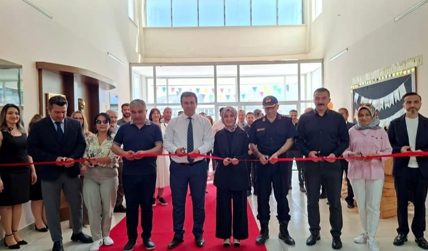 Alanyalı miniklerden hayran bırakan sergi