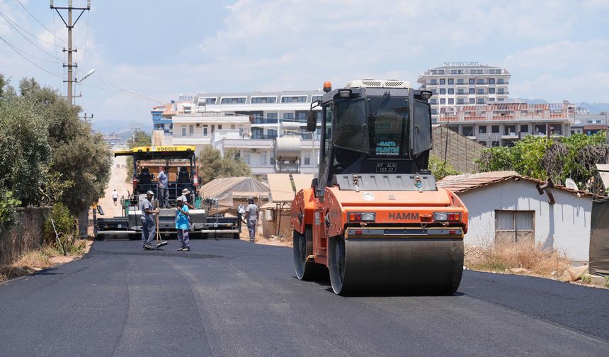 Payallar Gökkale Caddesi sıcak asfaltla yenilendi
