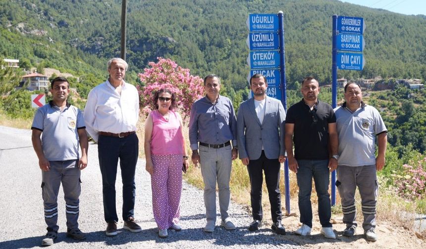 Alanya’da yön tabelası çalışmaları sürüyor