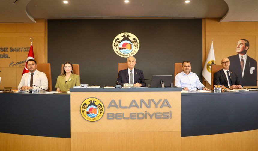 Büyük yağış sonrası Alanya’da yenileme: "Sıra Mahmutlar’ın trafik çilesinde"