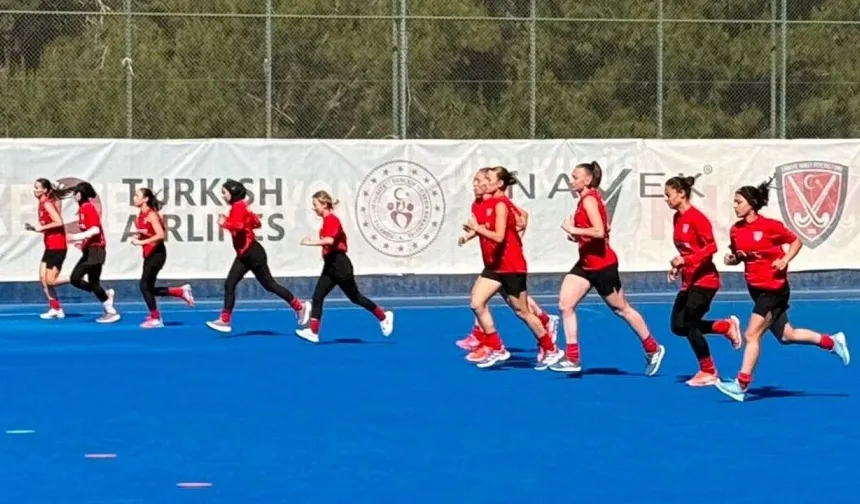 Şampiyonların tercihi yine Alanya: Milli hokeyciler Avsallar'da kampta