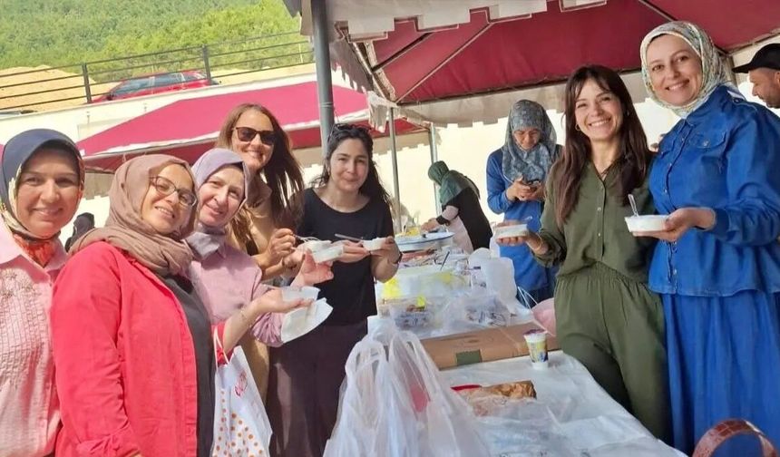 Alanya’da kermes şenliği: Veliler ve öğrenciler bir arada