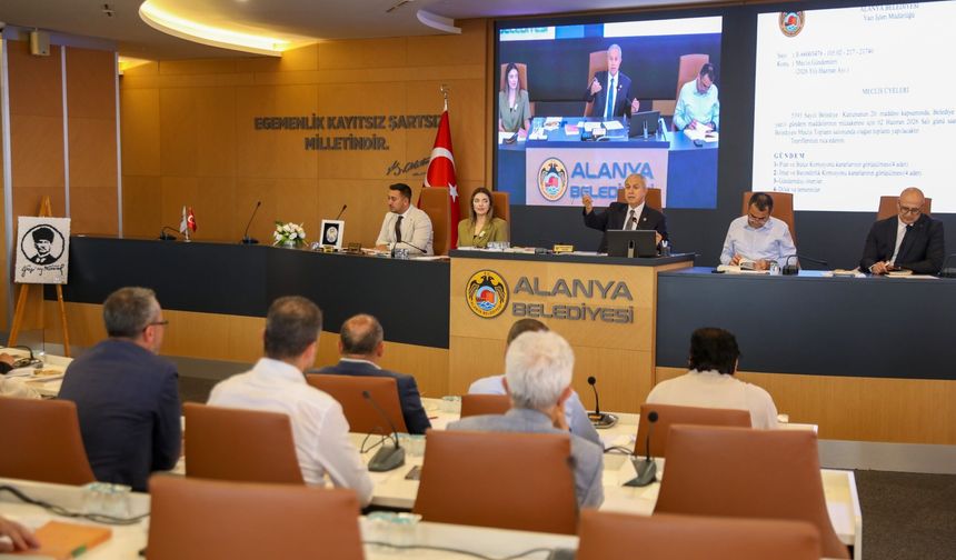 Alanya Belediyesi Haziran Meclisi’nde siyasi tartışma