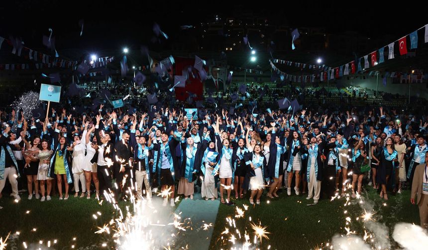 Alanya Konaklı’da büyük gün: ALKÜ’de mezuniyet coşkusu