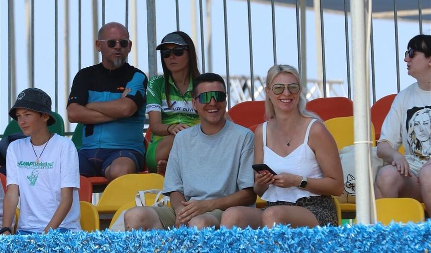 Plaj voleybolu heyecanı tam gaz devam