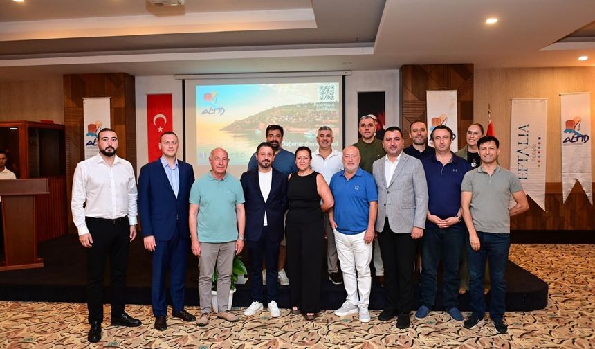 Turizm profesyonelleri, ALTİD'nin panelinde bir araya geldi