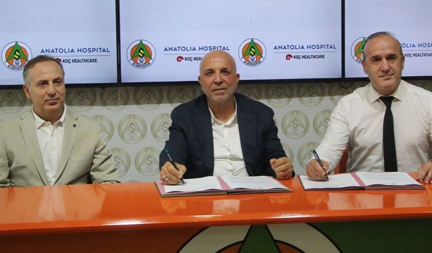 Alanyaspor ve Anatolia Hospital arasındaki sponsorluk yenilendi