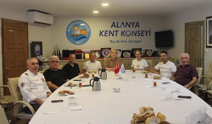 Alanya'nın turizm neferleri bu masada buluştu