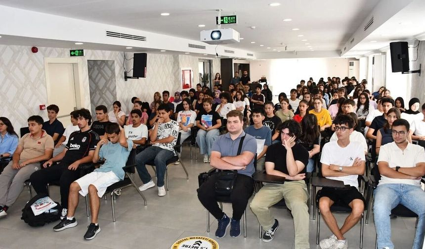 Alanya’da geleceğin meslekleri masaya yatırıldı