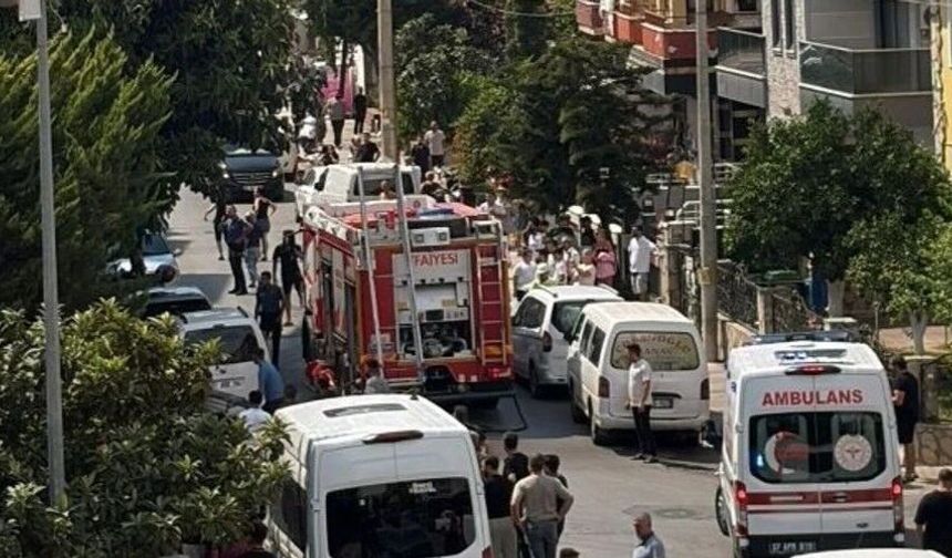 SON DAKİKA! Alanya’da çıkan yangın vatandaşı sokağa döktü