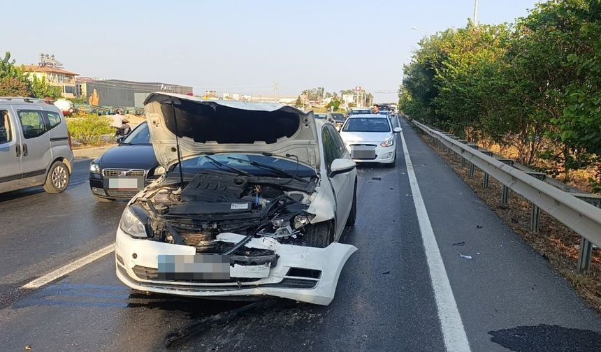 D-400'de can pazarı: Zincirleme kazada 17 kişi yaralı!