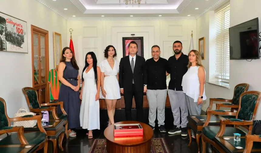 Alanya’da perde yeniden açılıyor: Kaymakam Öztürk’e özel davet