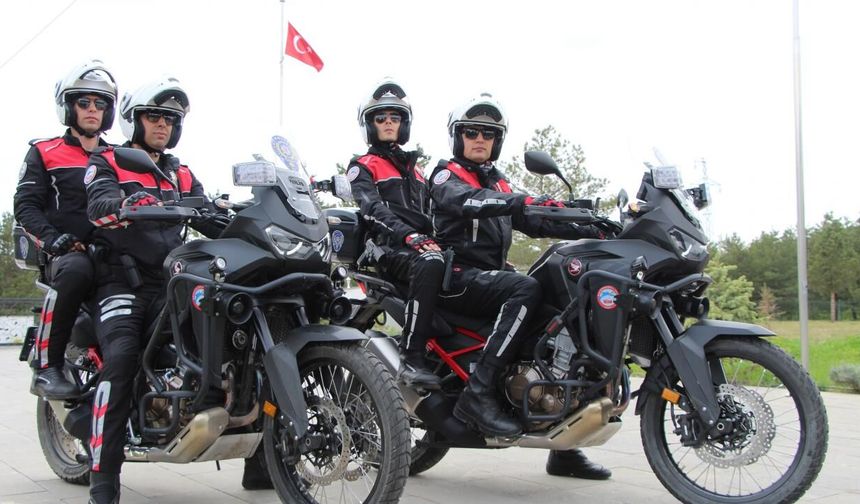 Alanya’da yoğun mesai: Araçtan tütün, parktan MET çıktı
