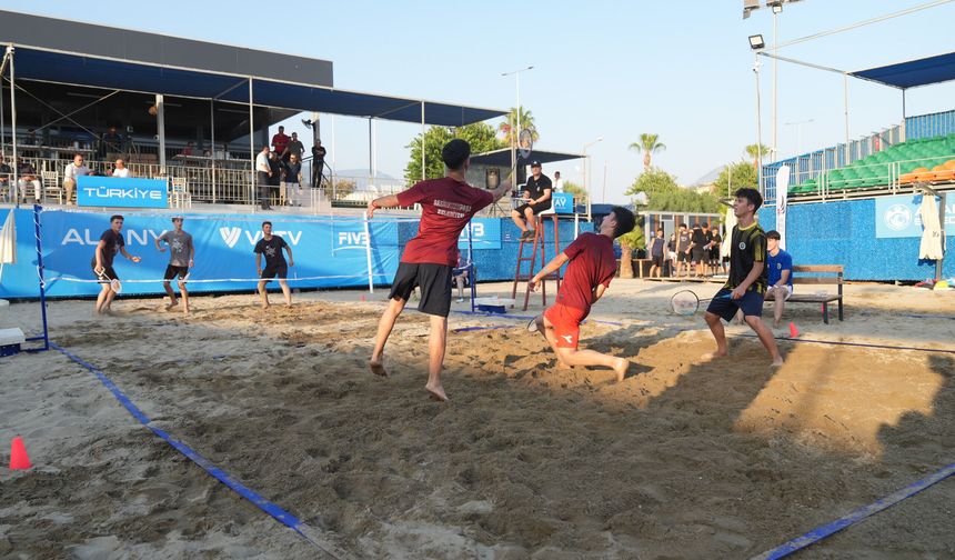 Air Badminton Türkiye Şampiyonası Alanya’da başladı