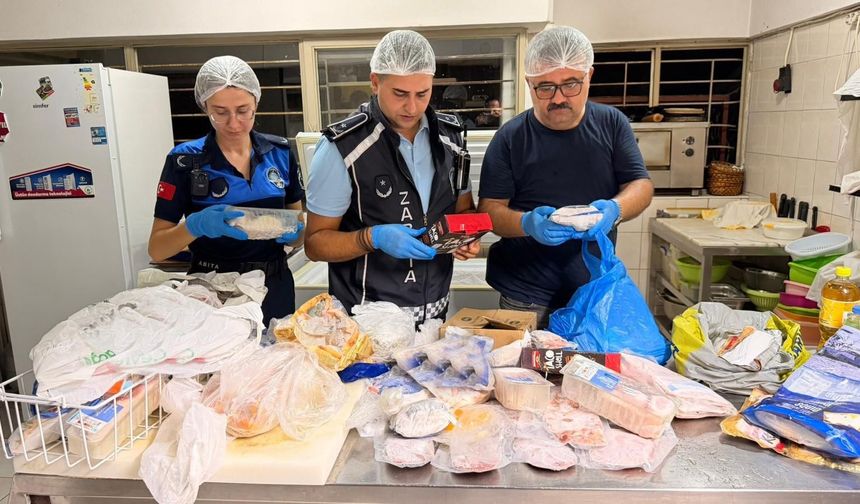 Alanya’da taviz yok: Bozuk tavuk ve et, 2 işletmeye mühür