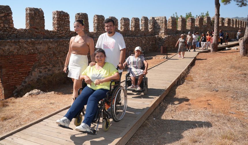 "Umudun Çocukları" engelsiz tatil için Alanya’yı seçti