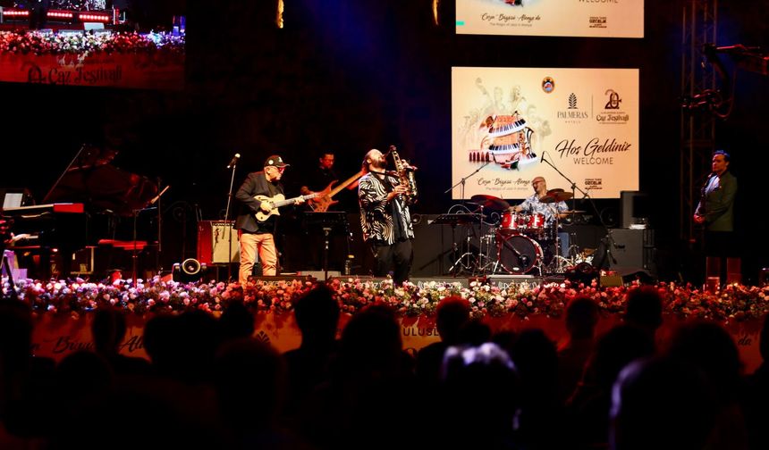 Festival başladı, cazın büyüsü Alanya’yı sardı