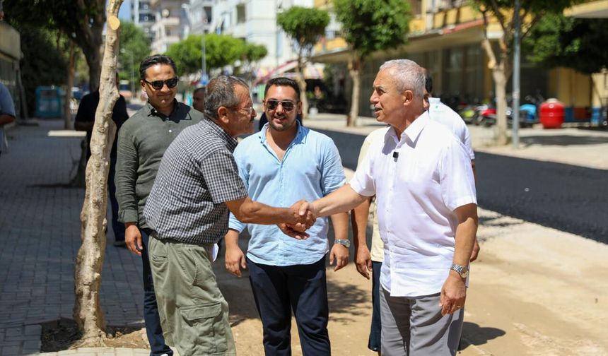 Başkan Özçelik, Mahmutlar’da çalışmaları inceledi