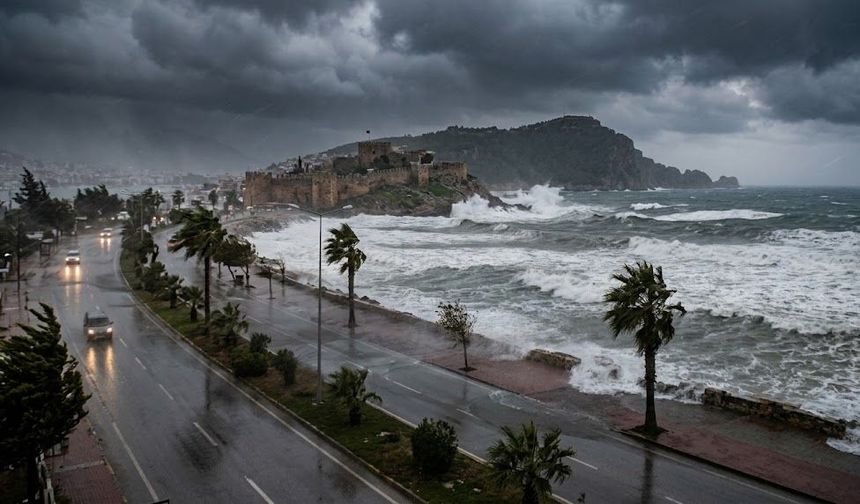 SON DAKİKA! Alanya'ya fırtına ve şiddetli yağış uyarısı yapıldı