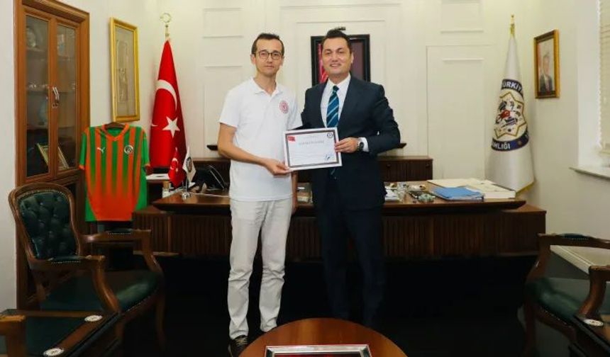 Alanya Limanı'nda görev değişimi: Mehmet Sayhan Adana yolcusu