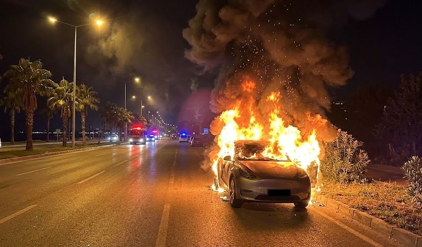 Alanya’da elektrikli araç alev topuna döndü