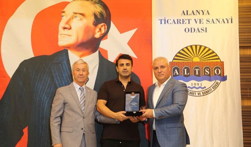 ALTSO Meclisi’nin güler yüzü Serkan Can’a anlamlı plaket