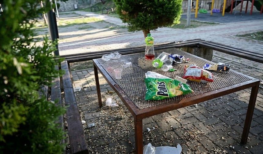 İnsan biraz utanır: Alanya'da çocuk parkını bu halde bıraktılar