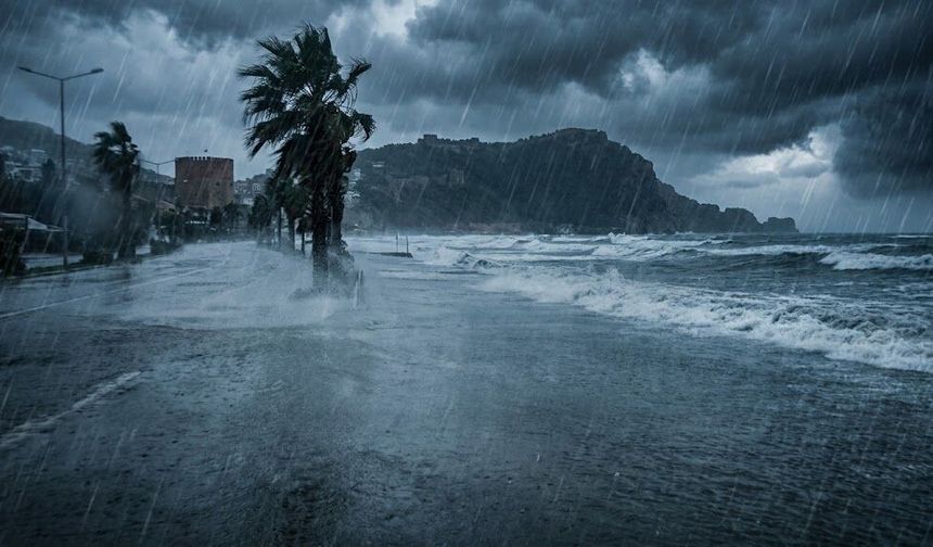Alanya'da sıcaklık düşüyor, sağanak geliyor