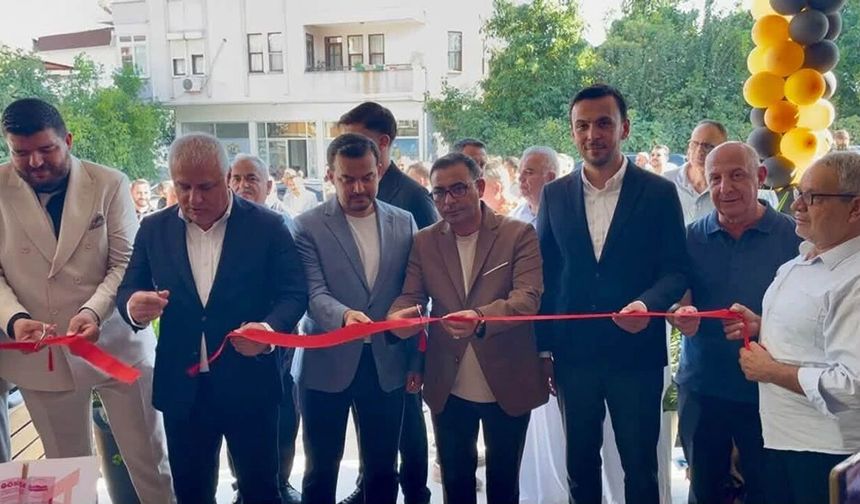 Oba Çarşamba Caddesi’nde renkli açılış: İş ve siyaset dünyası buluştu