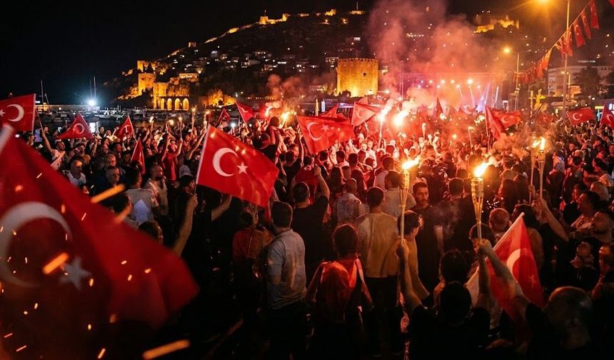 Alanya bayrama hazır: Murat Boz ve Yıldızdoğan geliyor