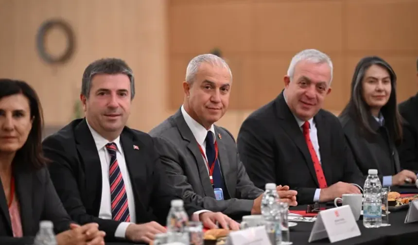 Başkan Özçelik, TBB Encümen Toplantısı’na katıldı