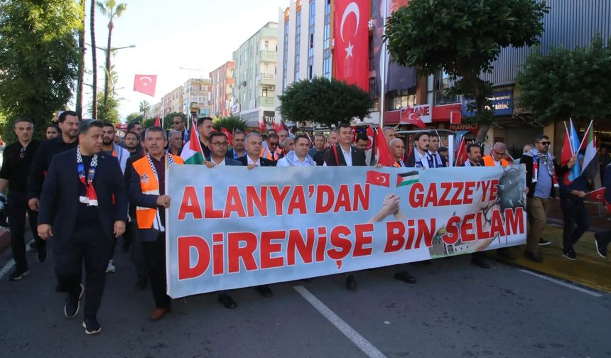 Alanya sokaklarında Gazze için tarihi yürüyüş