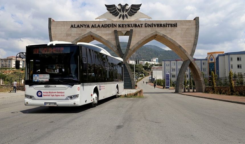 ALKÜ’de yokuş çilesi: Otobüslerin tepeye çıkmasını istiyorlar
