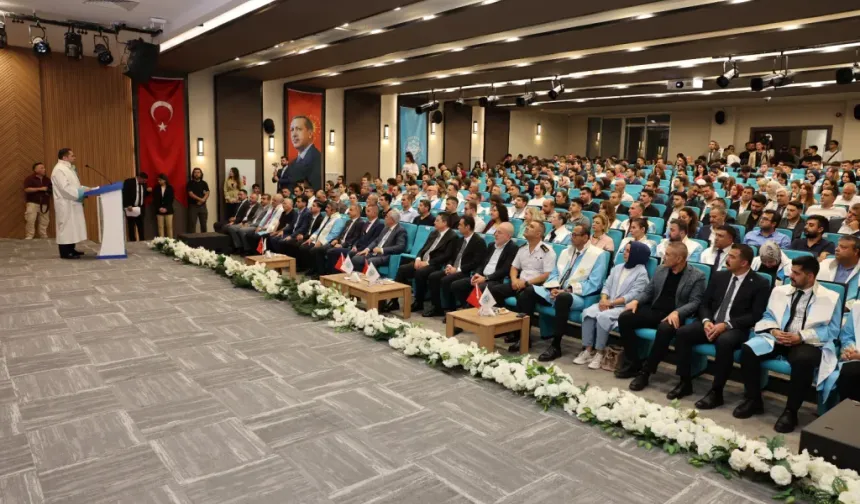 ALKÜ’de yeni akademik yılın ilk dersi Prof. Dr. Ruhi Ersoy’dan