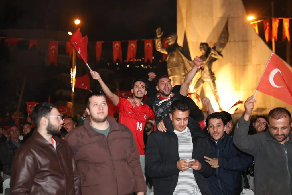 F B I M G 1775019280957 1024X683