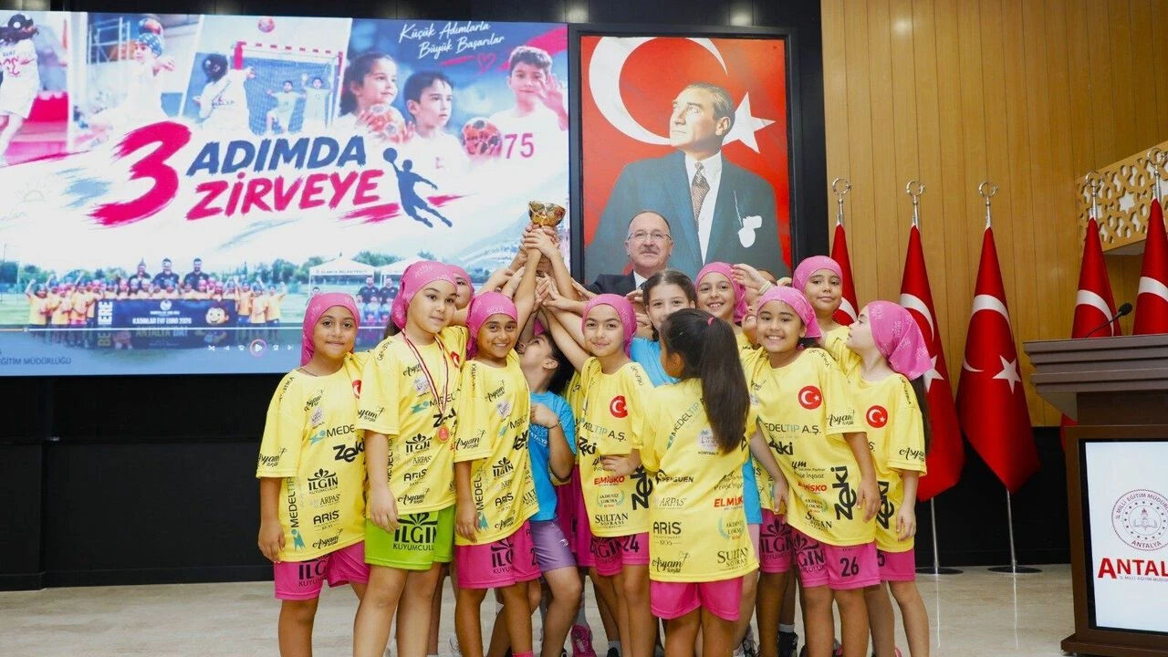 Alanya’da iki yaş büyük rakiplerini dize getirdiler