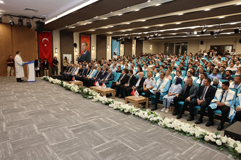 ALKÜ’de yeni akademik yılın ilk dersi Prof. Dr. Ruhi Ersoy’dan